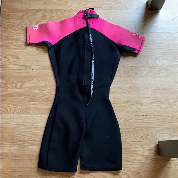 Women’s Body Glove Wetsuit - Picture 3 of 3